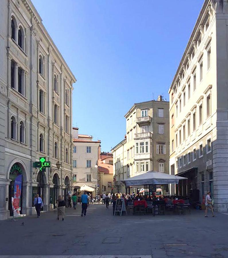 La Porta Bianca Apartment Trieste Bagian luar foto